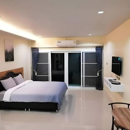 Triple J Hometel Bãi biển Bang Tao Ngoại thất bức ảnh