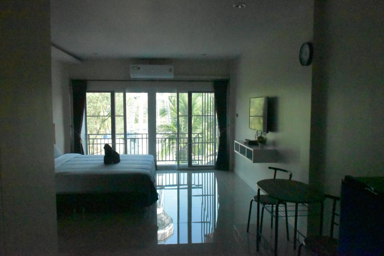 Triple J Hometel Bãi biển Bang Tao Ngoại thất bức ảnh